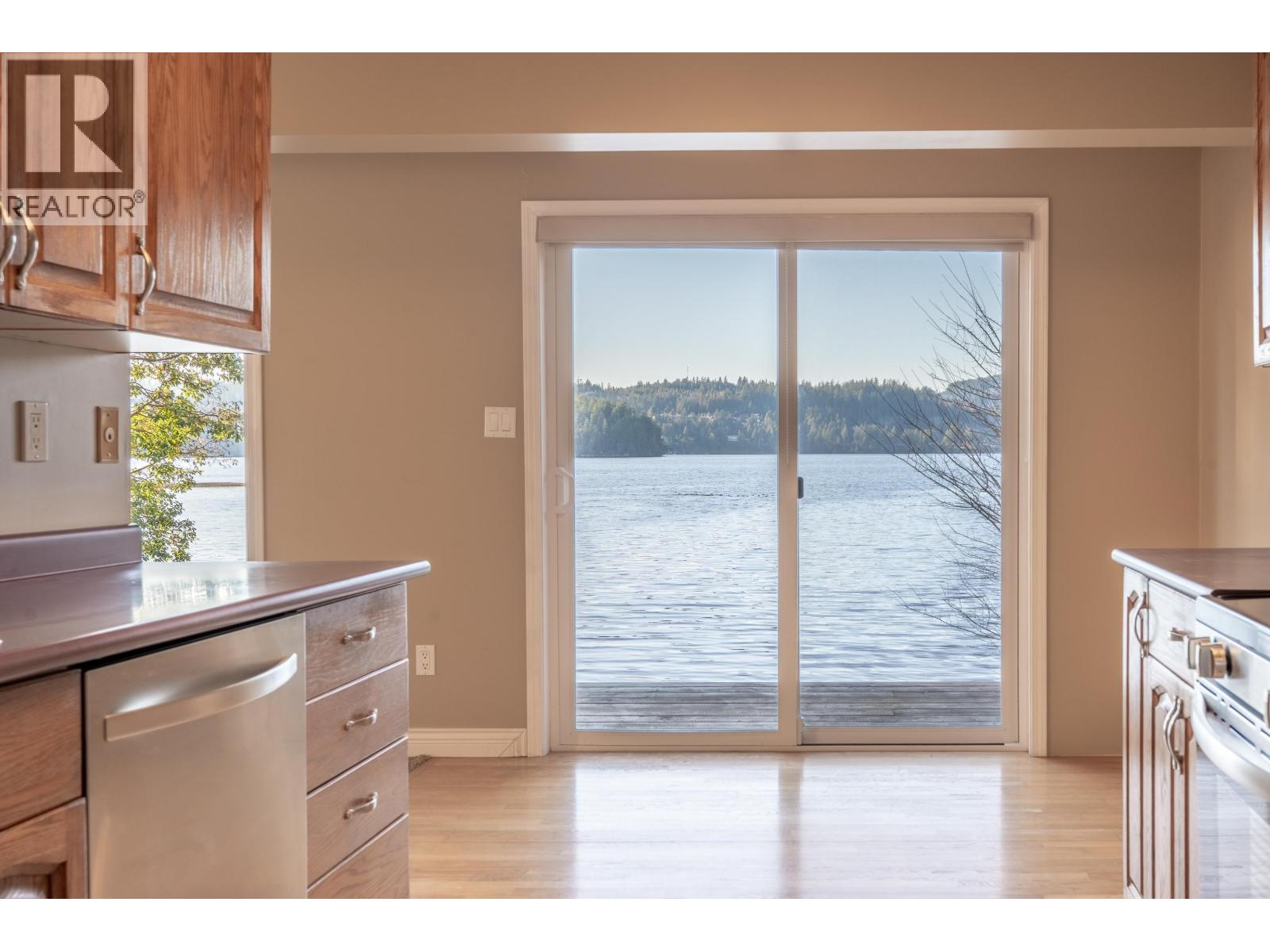 6343 MARMOT ROAD, Sechelt