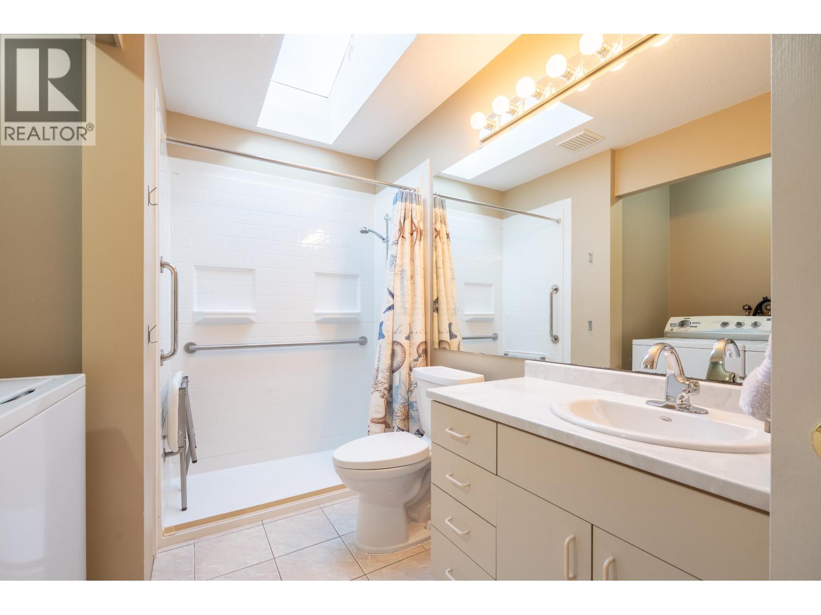 6343 MARMOT ROAD, Sechelt