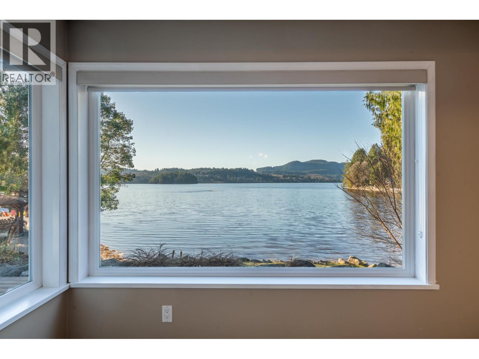 6343 MARMOT ROAD, Sechelt