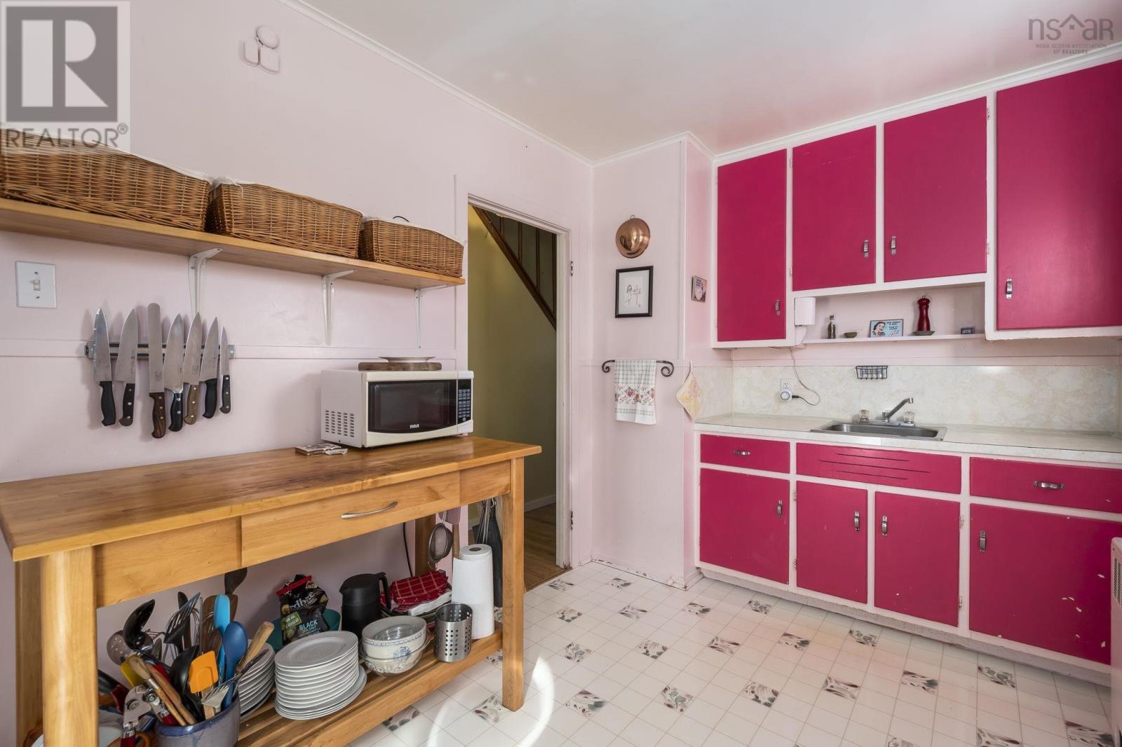 Property 35 of 49 of 6937 Vaughan Avenue