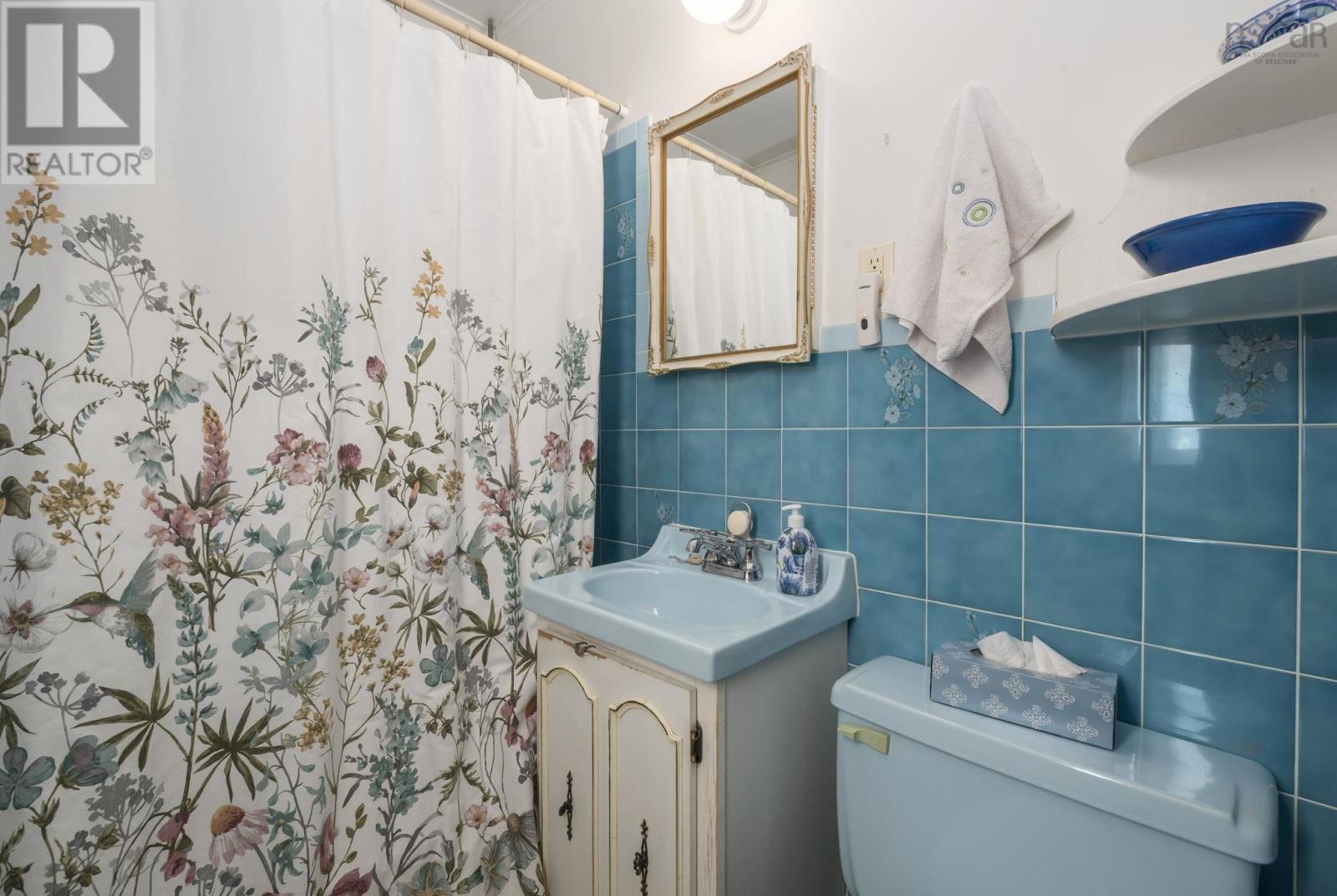 Property 48 of 49 of 6937 Vaughan Avenue