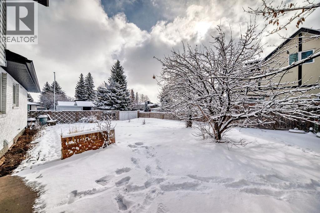 Single Family House for Sale in  Cannell Place SW Canyon Meadows Calgary 