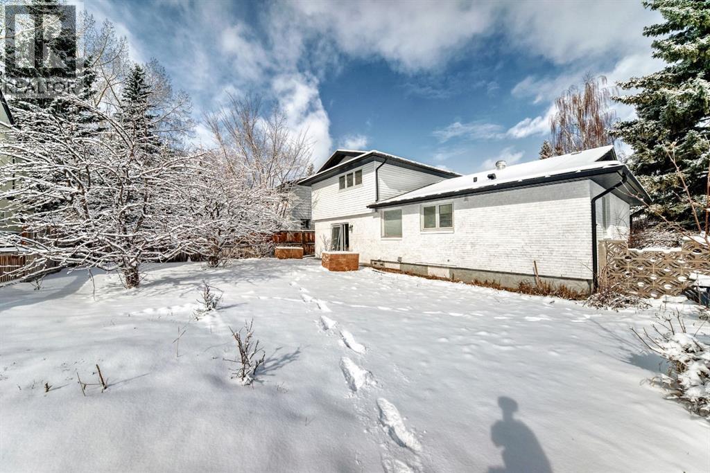 Single Family House for Sale in  Cannell Place SW Canyon Meadows Calgary 