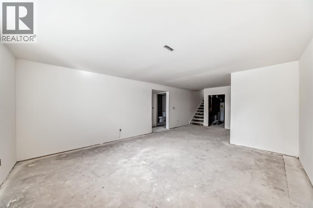 Single Family House for Sale in  Cannell Place SW Canyon Meadows Calgary 