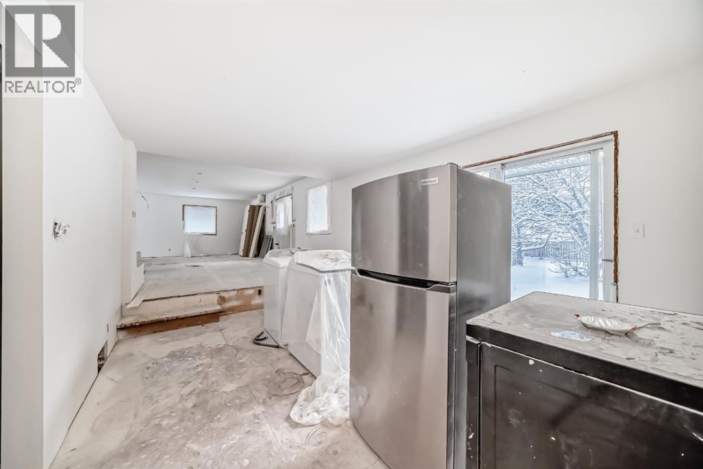 Single Family House for Sale in  Cannell Place SW Canyon Meadows Calgary 