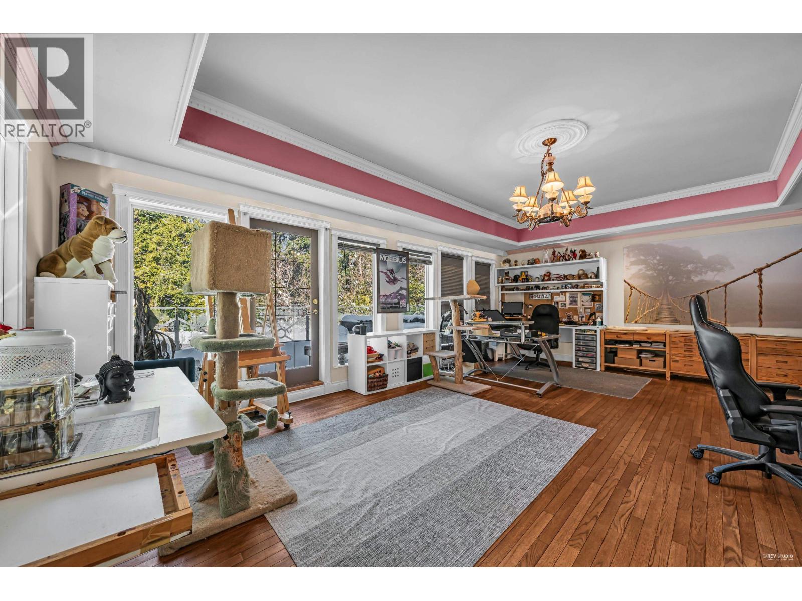 4621 WOODBURN PLACE, West Vancouver