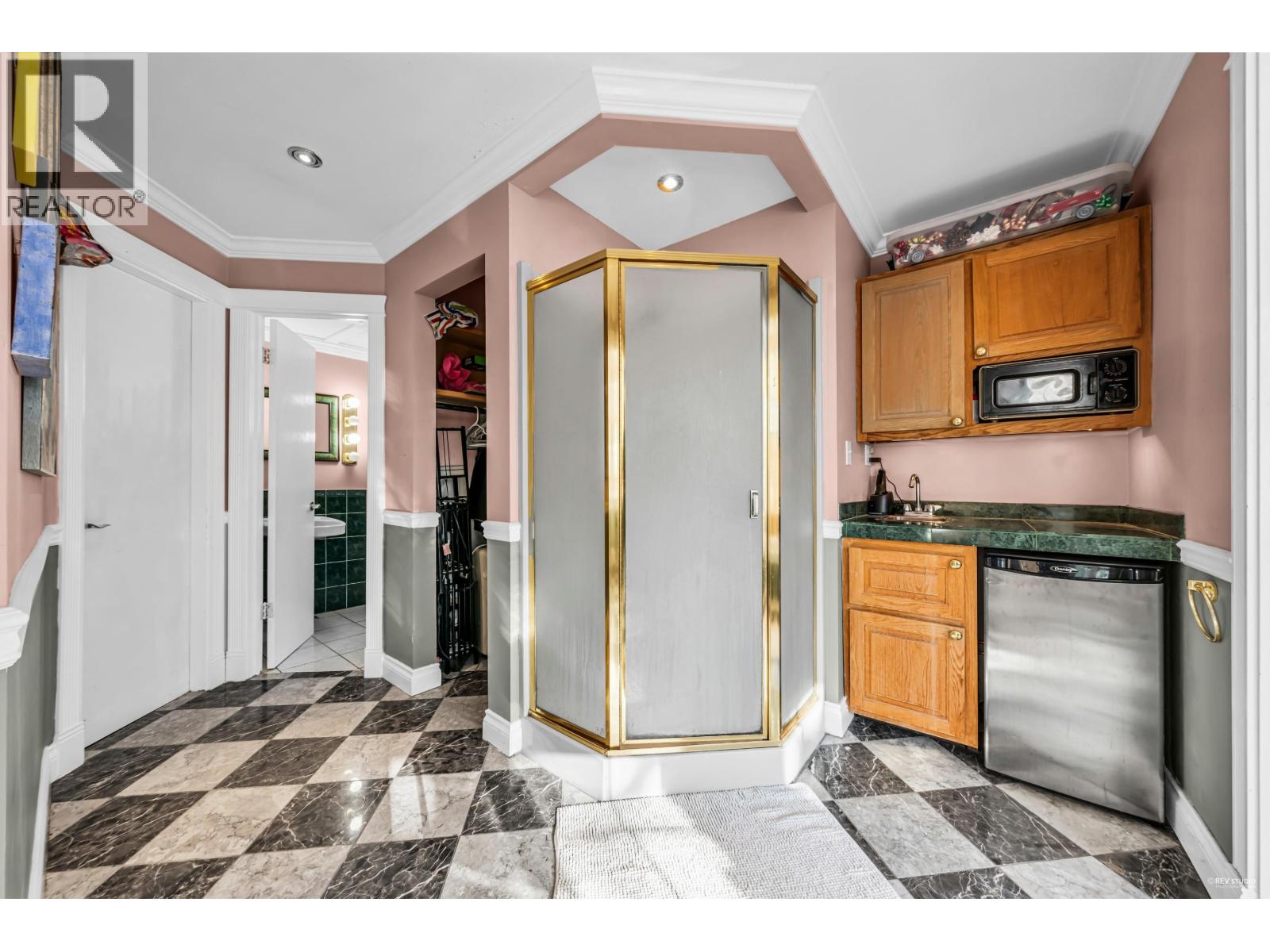 4621 WOODBURN PLACE, West Vancouver