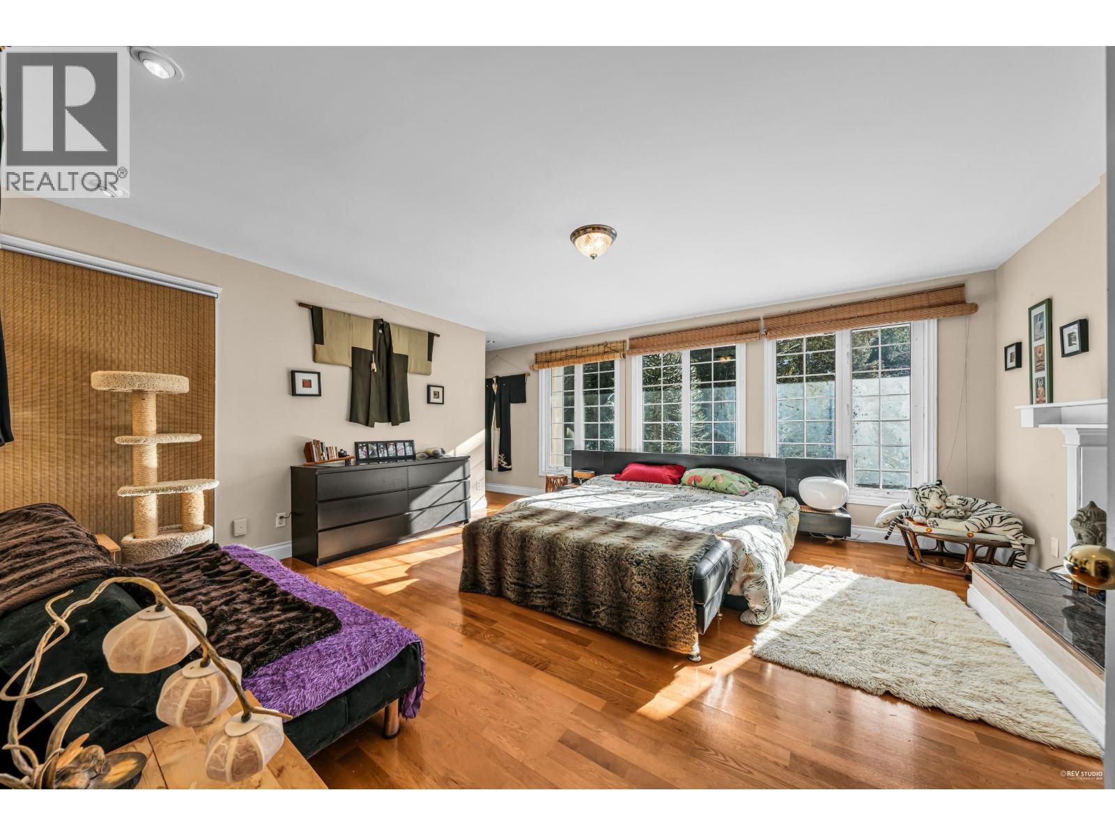 4621 WOODBURN PLACE, West Vancouver