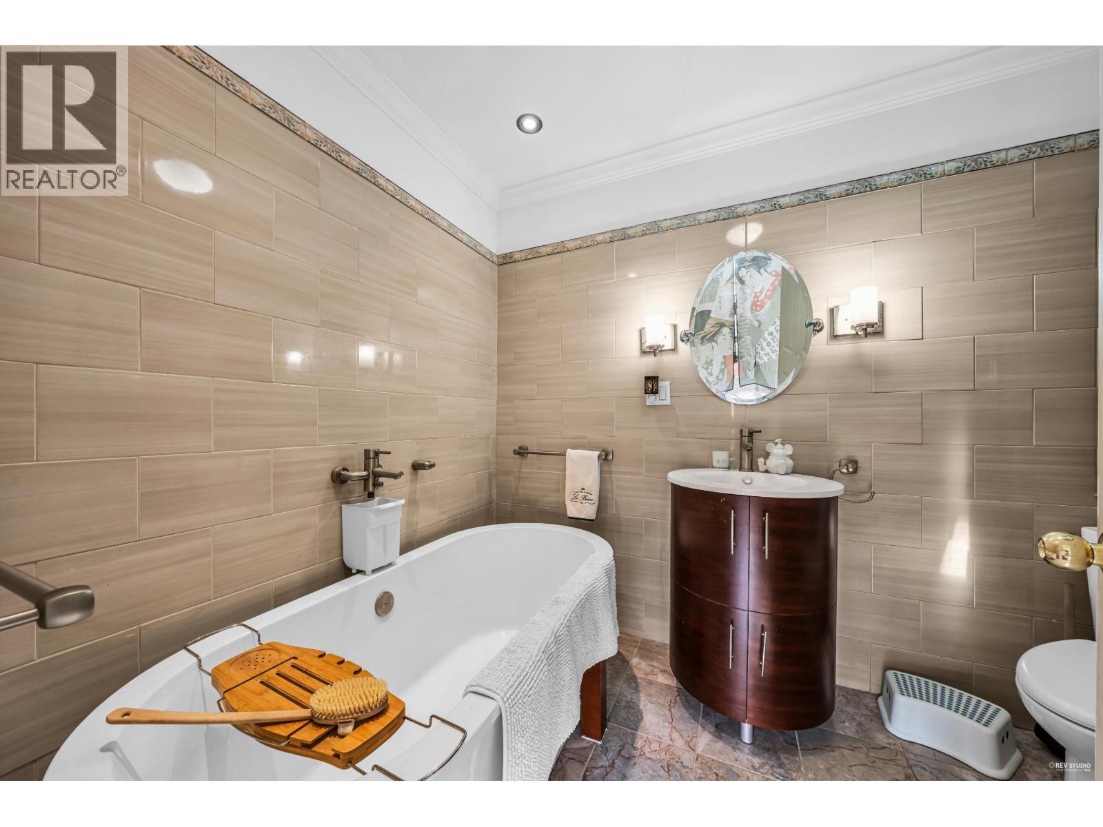 4621 WOODBURN PLACE, West Vancouver