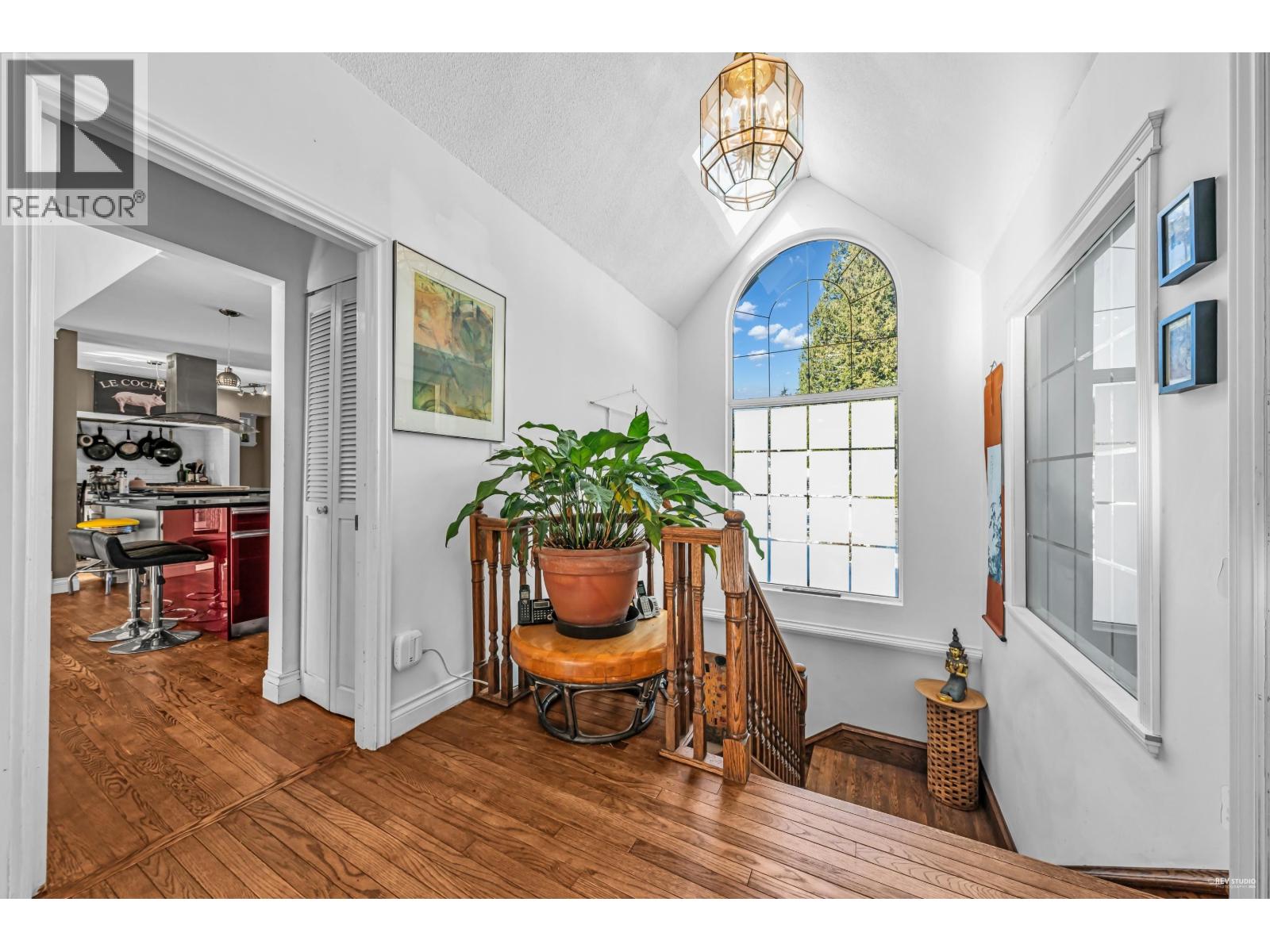 4621 WOODBURN PLACE, West Vancouver