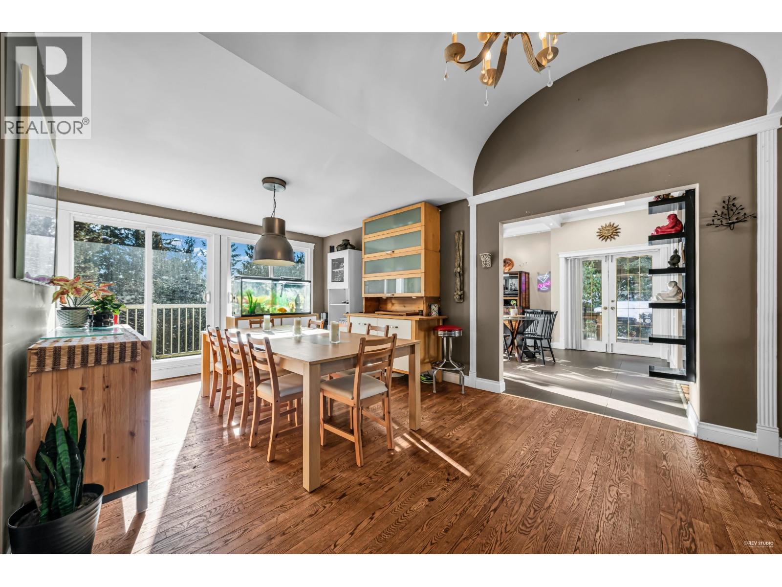 4621 WOODBURN PLACE, West Vancouver