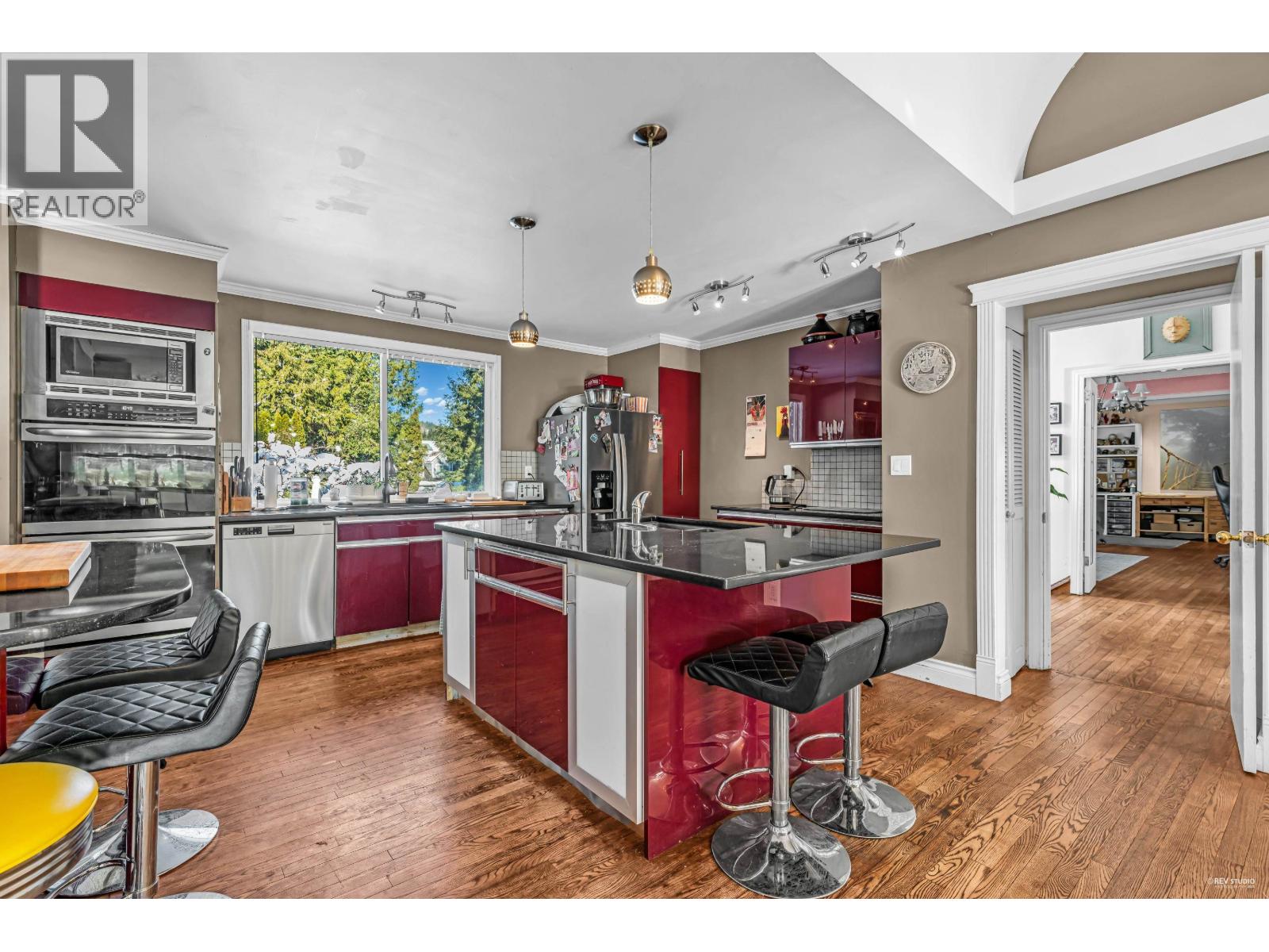 4621 WOODBURN PLACE, West Vancouver