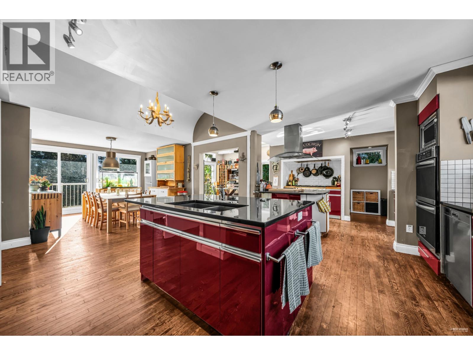 4621 WOODBURN PLACE, West Vancouver