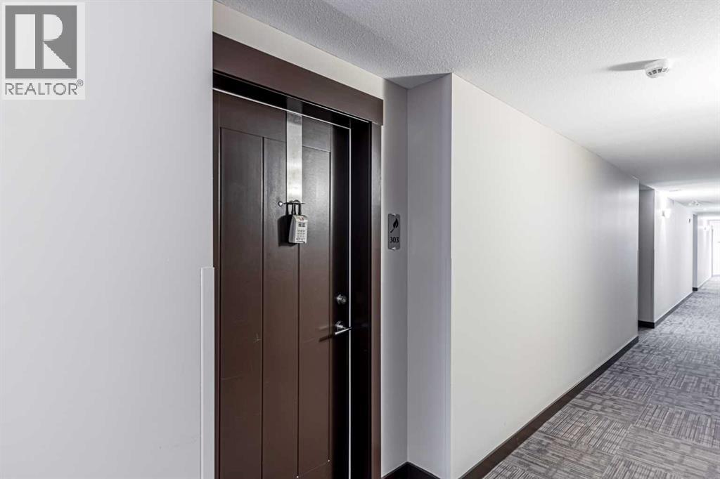 Single Family House for Sale in   Aspenmont Heights SW Aspen Woods Calgary 