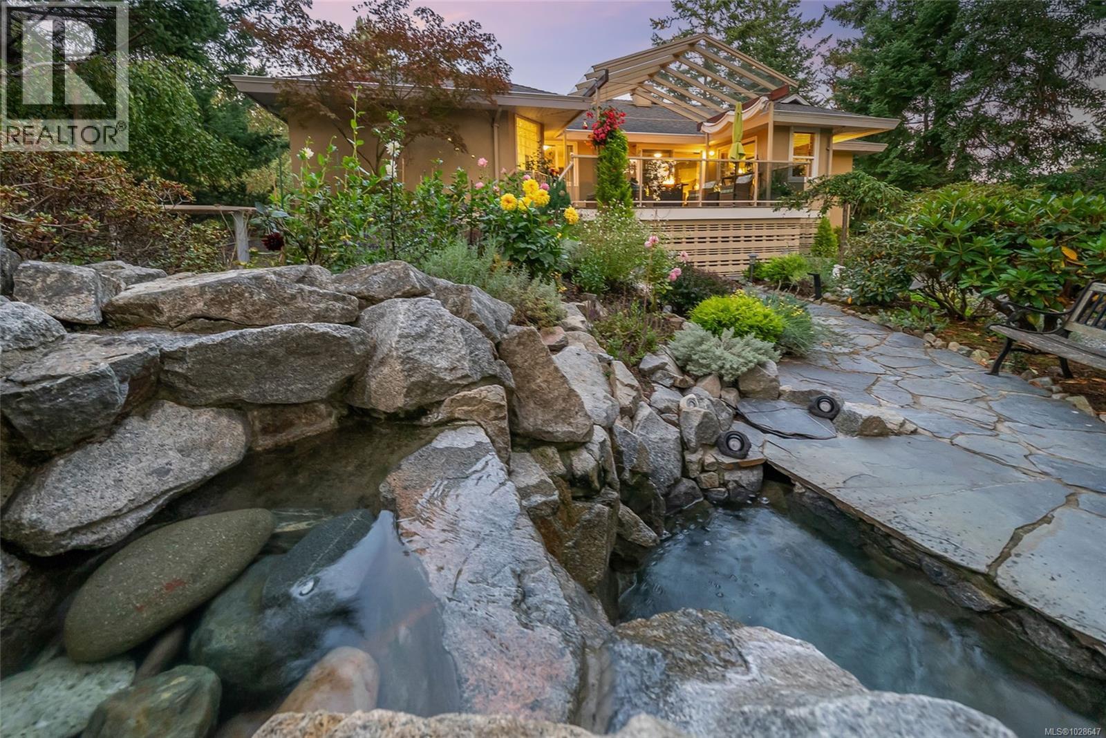 3720 Dolphin Dr, Nanoose Bay