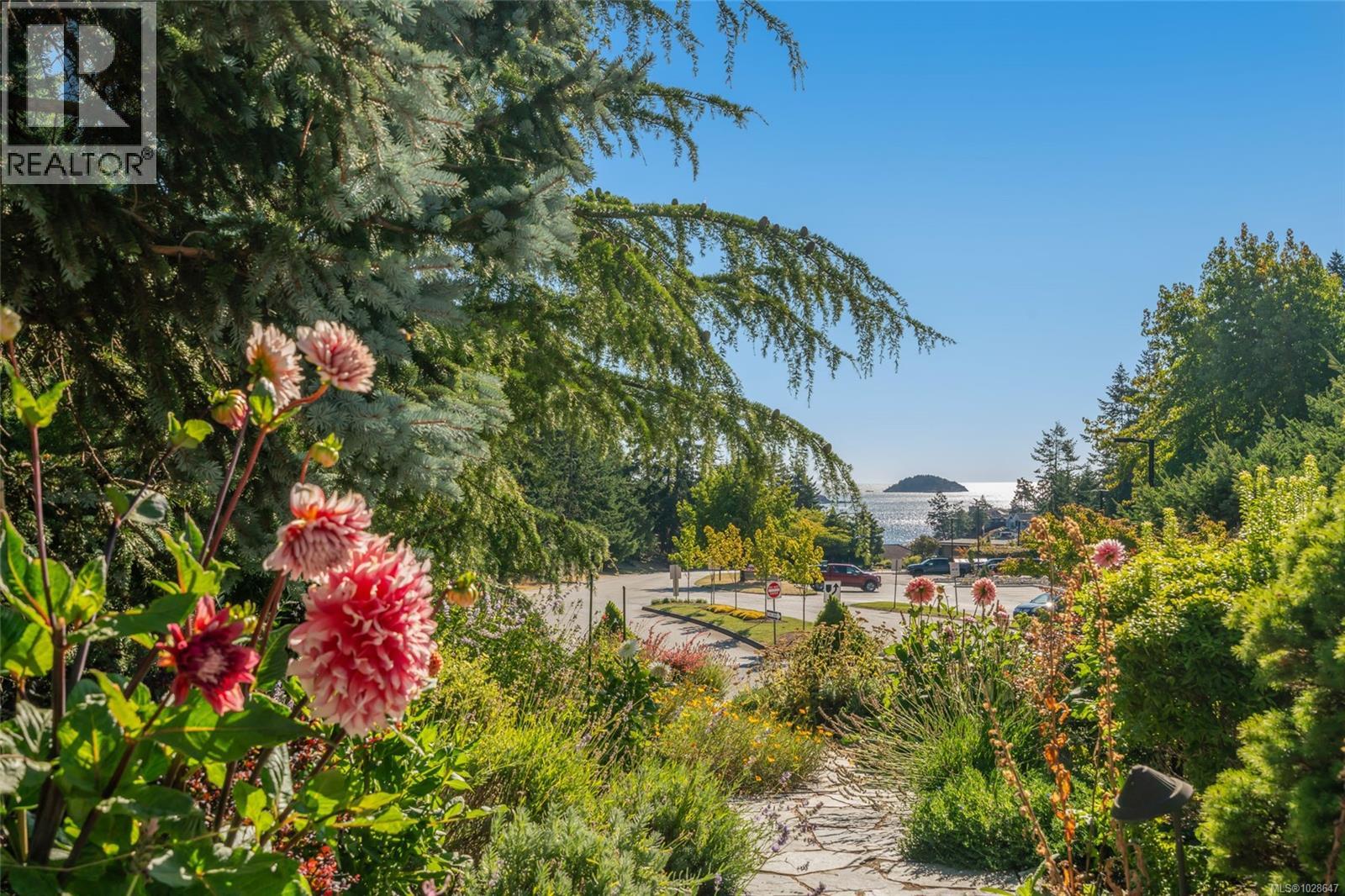 3720 Dolphin Dr, Nanoose Bay