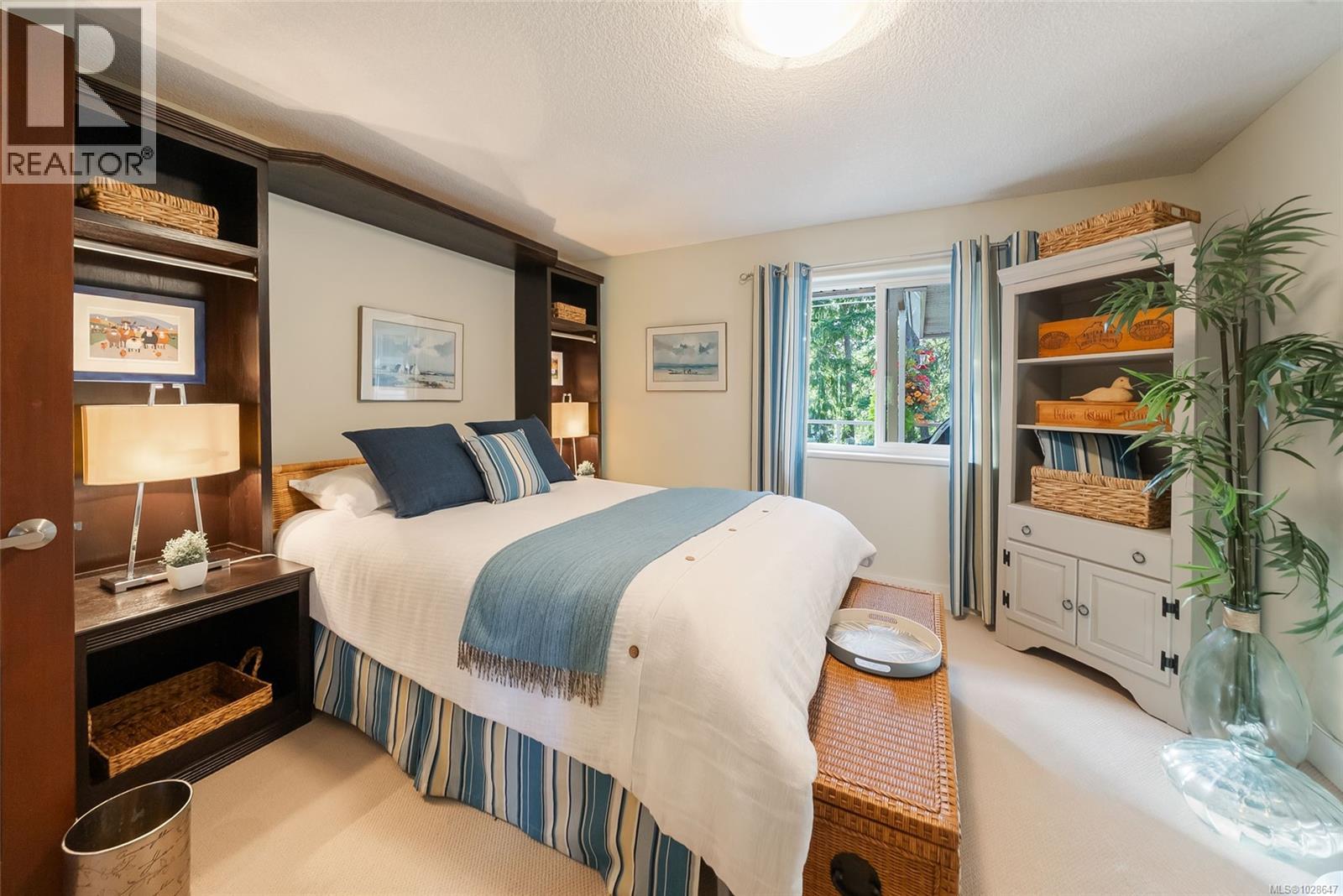 3720 Dolphin Dr, Nanoose Bay