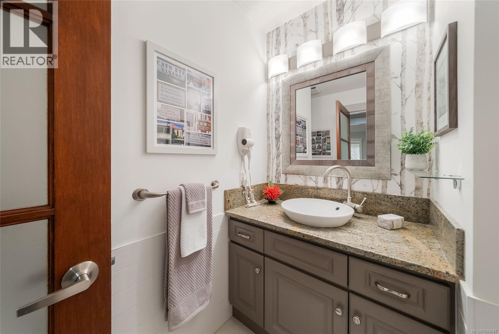 3720 Dolphin Dr, Nanoose Bay