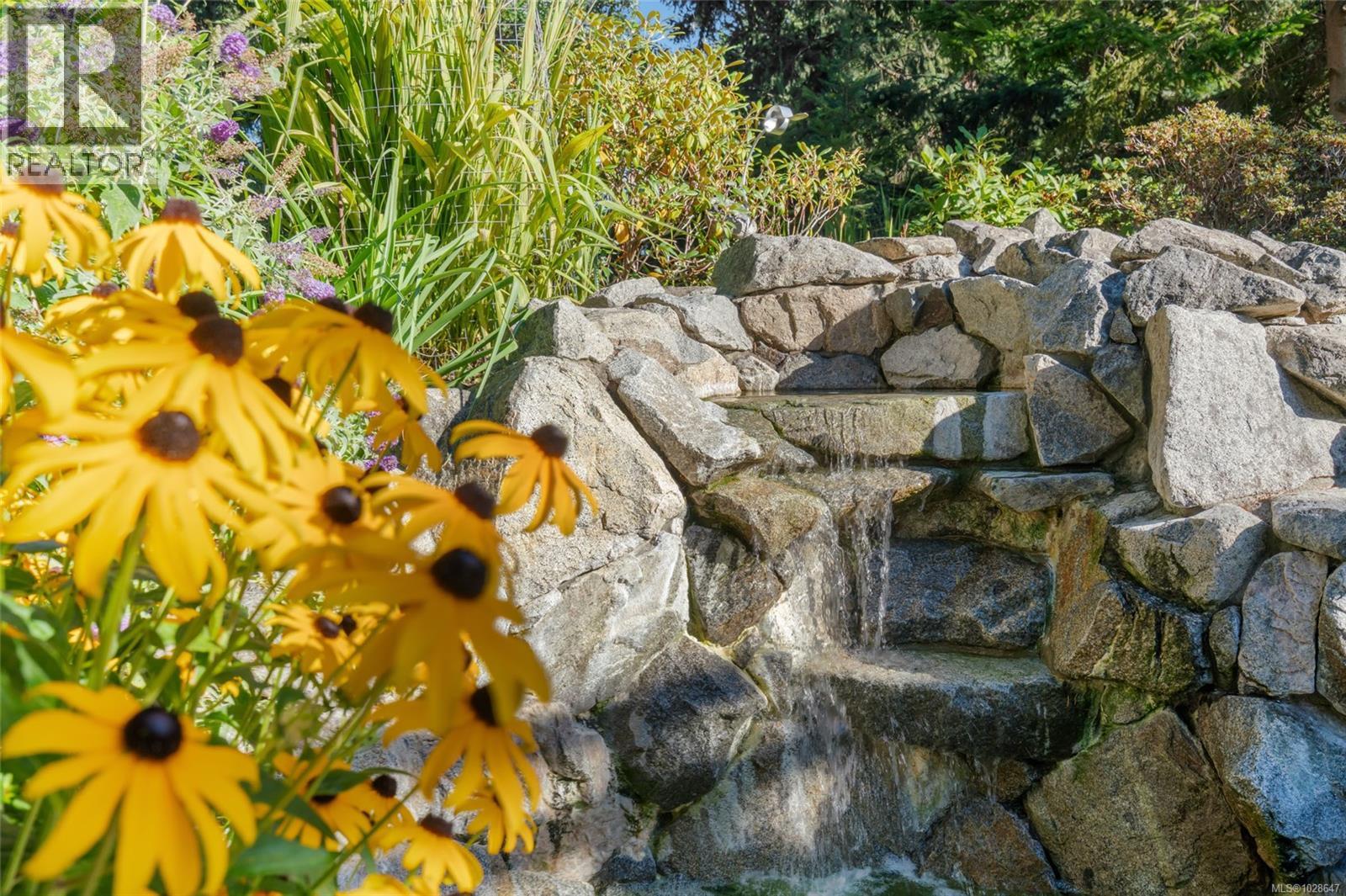 3720 Dolphin Dr, Nanoose Bay