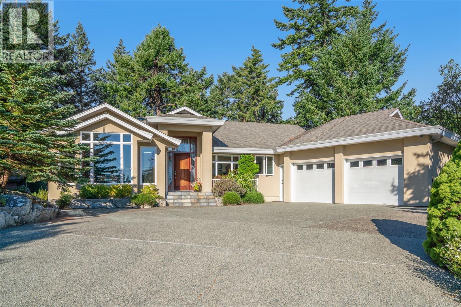 3720 Dolphin Dr, Nanoose Bay