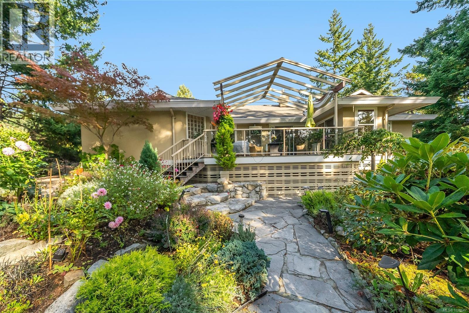 3720 Dolphin Dr, Nanoose Bay