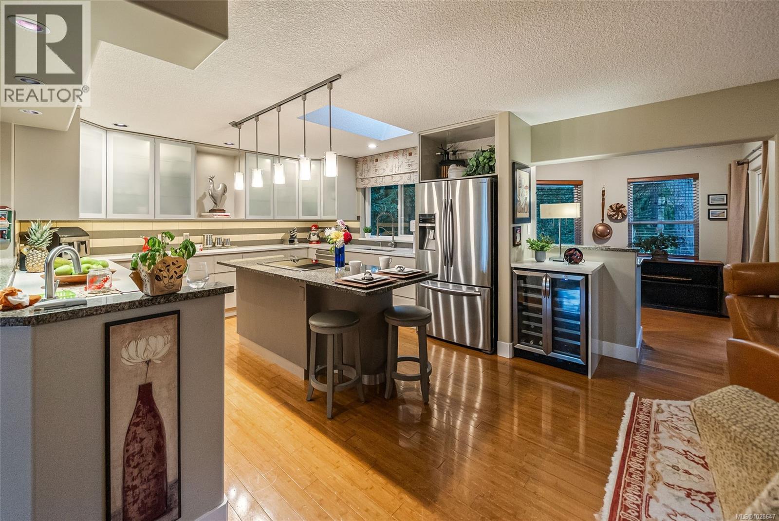 3720 Dolphin Dr, Nanoose Bay