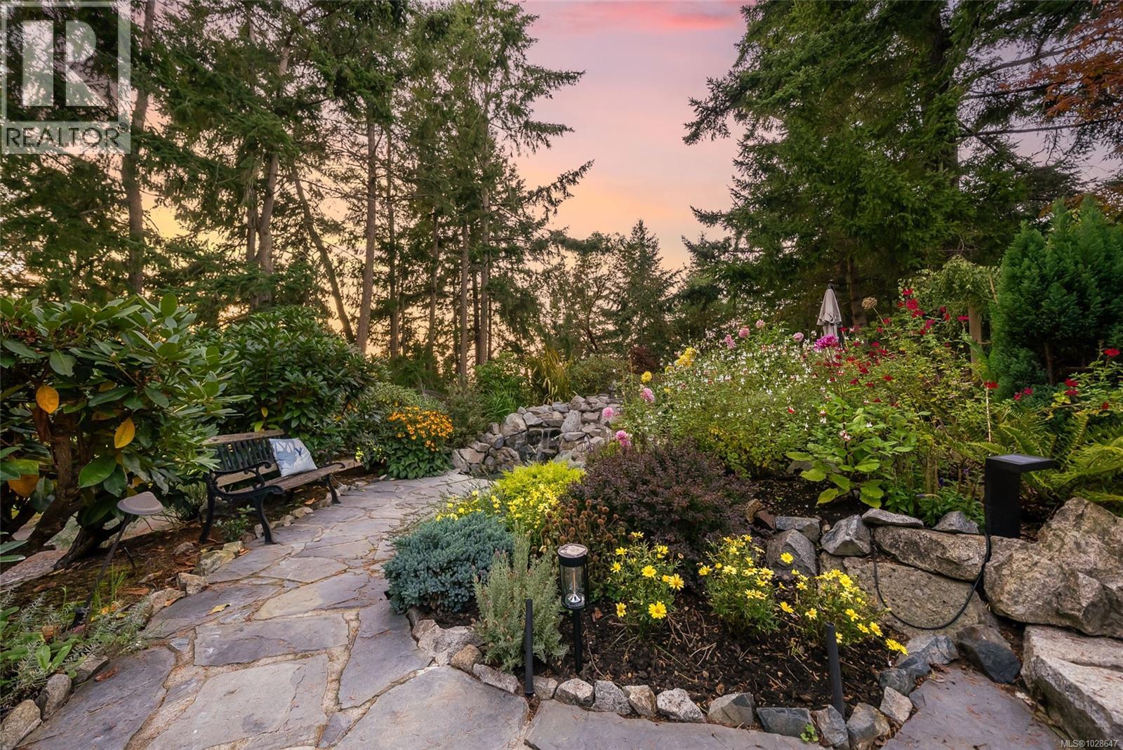 3720 Dolphin Dr, Nanoose Bay