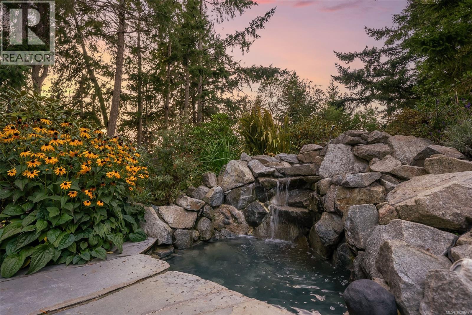 3720 Dolphin Dr, Nanoose Bay