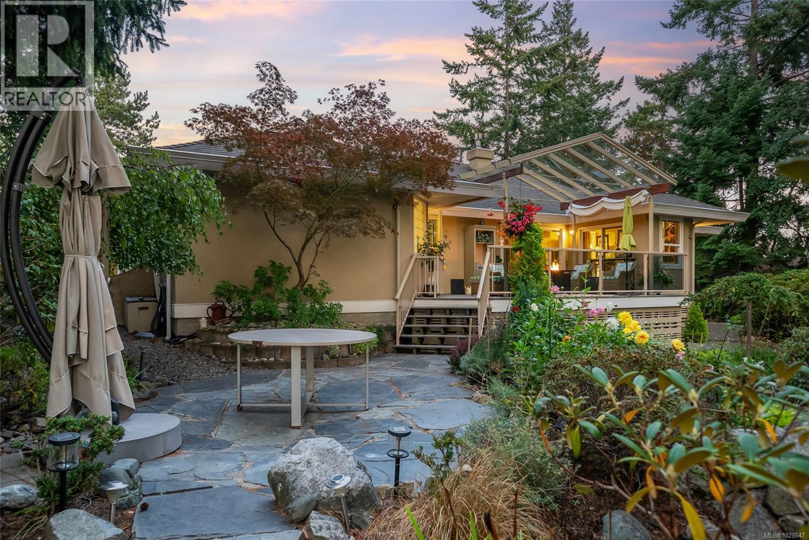 3720 Dolphin Dr, Nanoose Bay