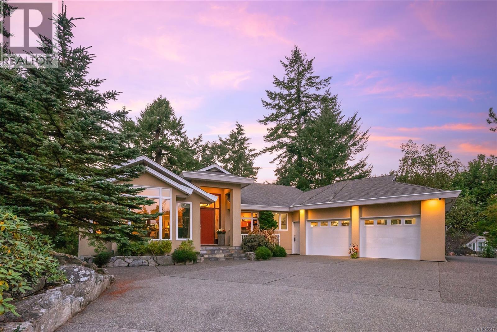 3720 Dolphin Dr, Nanoose Bay