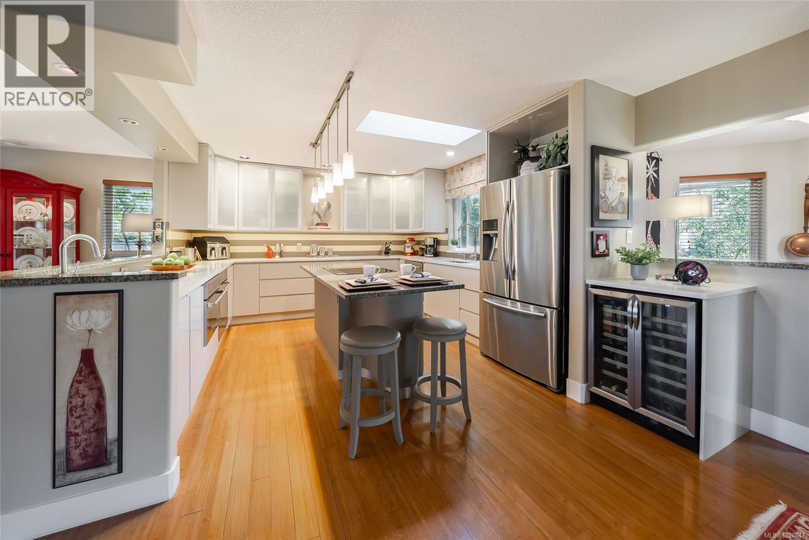 3720 Dolphin Dr, Nanoose Bay