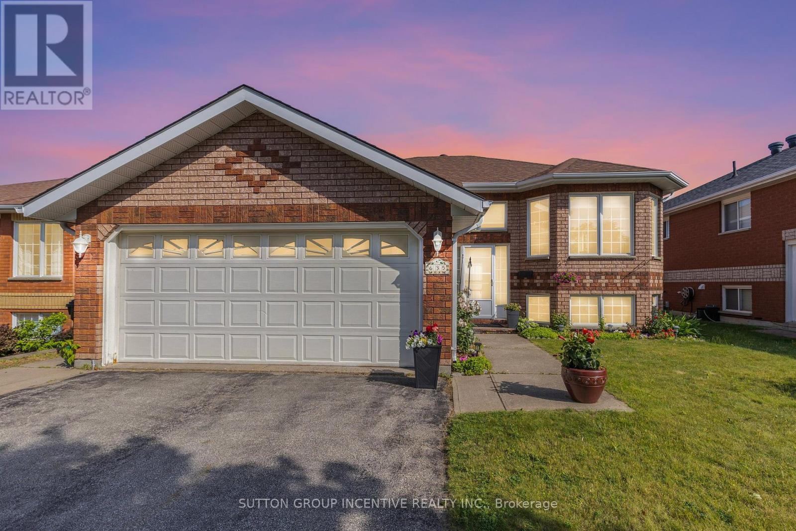 635 WAYNE CRESCENT - 1