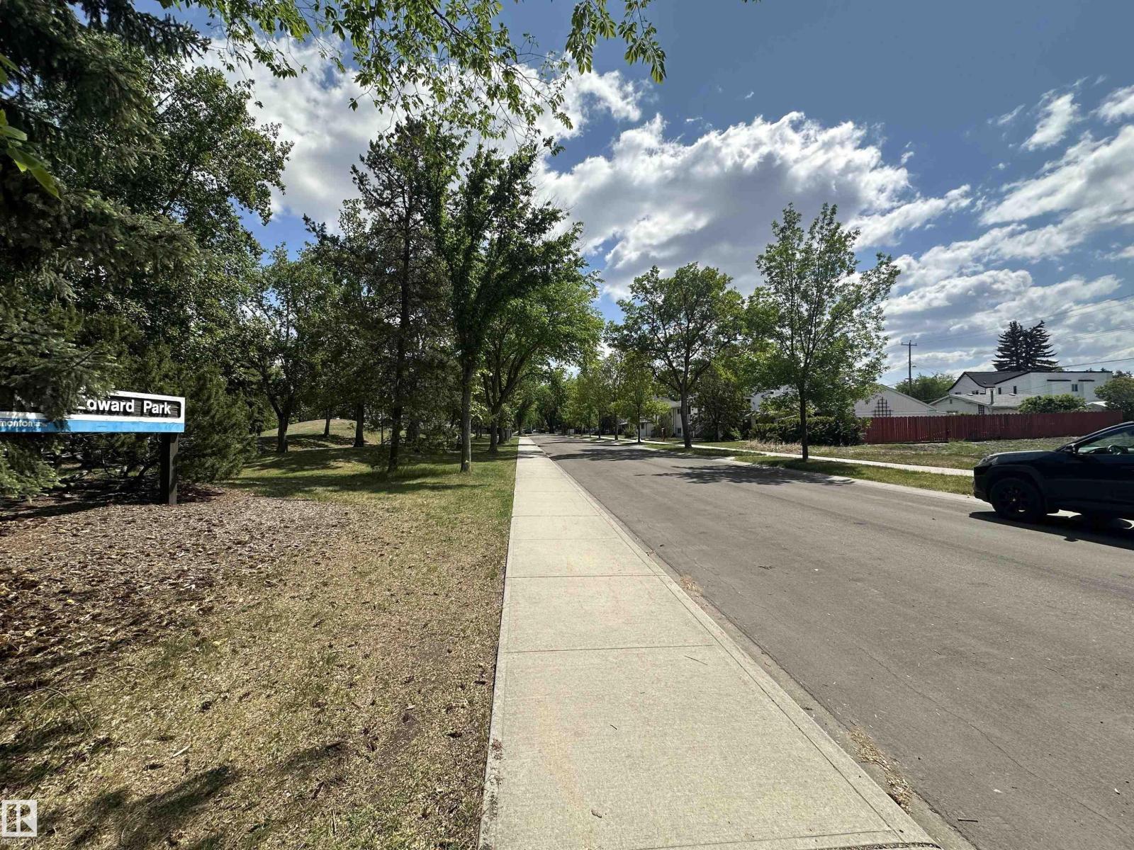 8527 77 AV NW, Edmonton