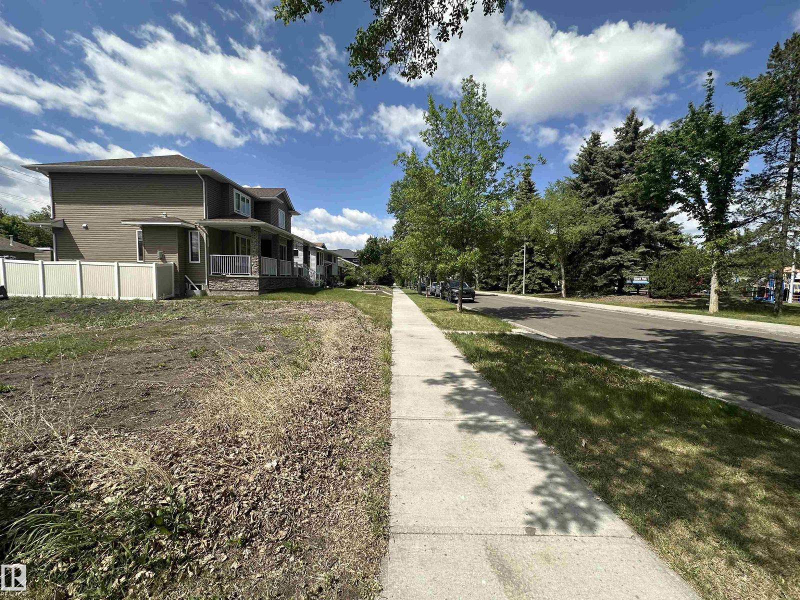 8527 77 AV NW, Edmonton