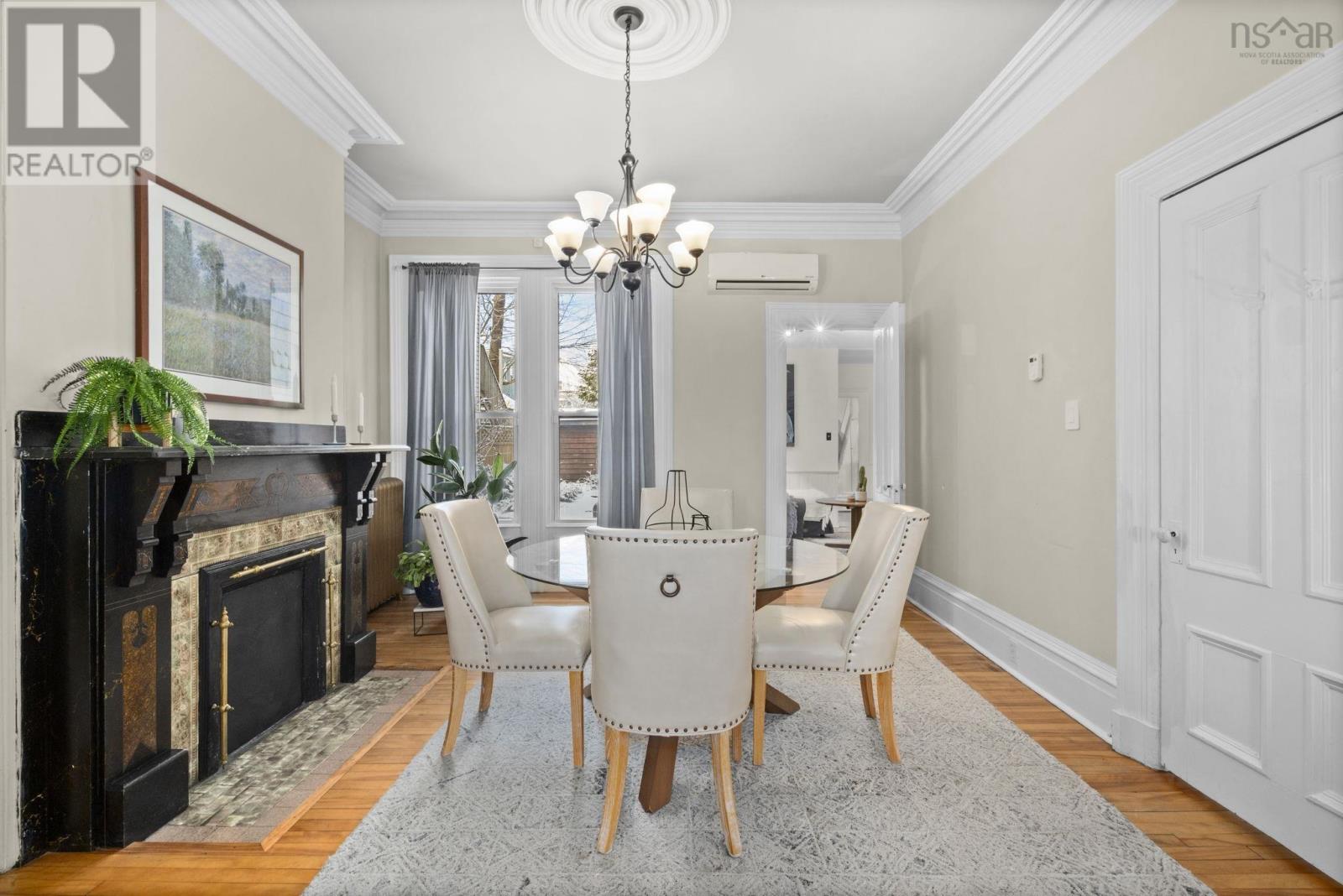 Property 20 of 50 of 1378 Robie Street