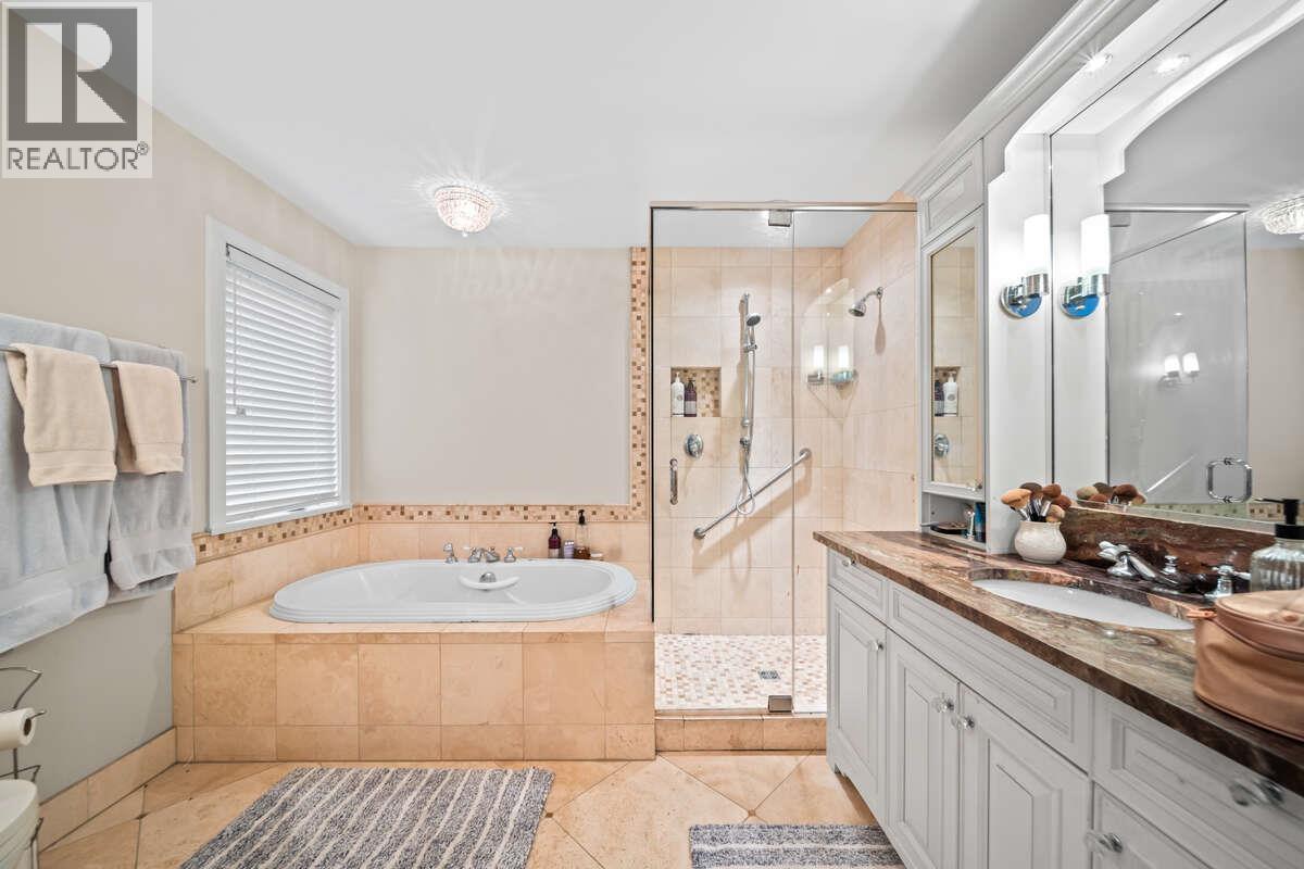 5600 GROUSEWOODS PLACE, North Vancouver