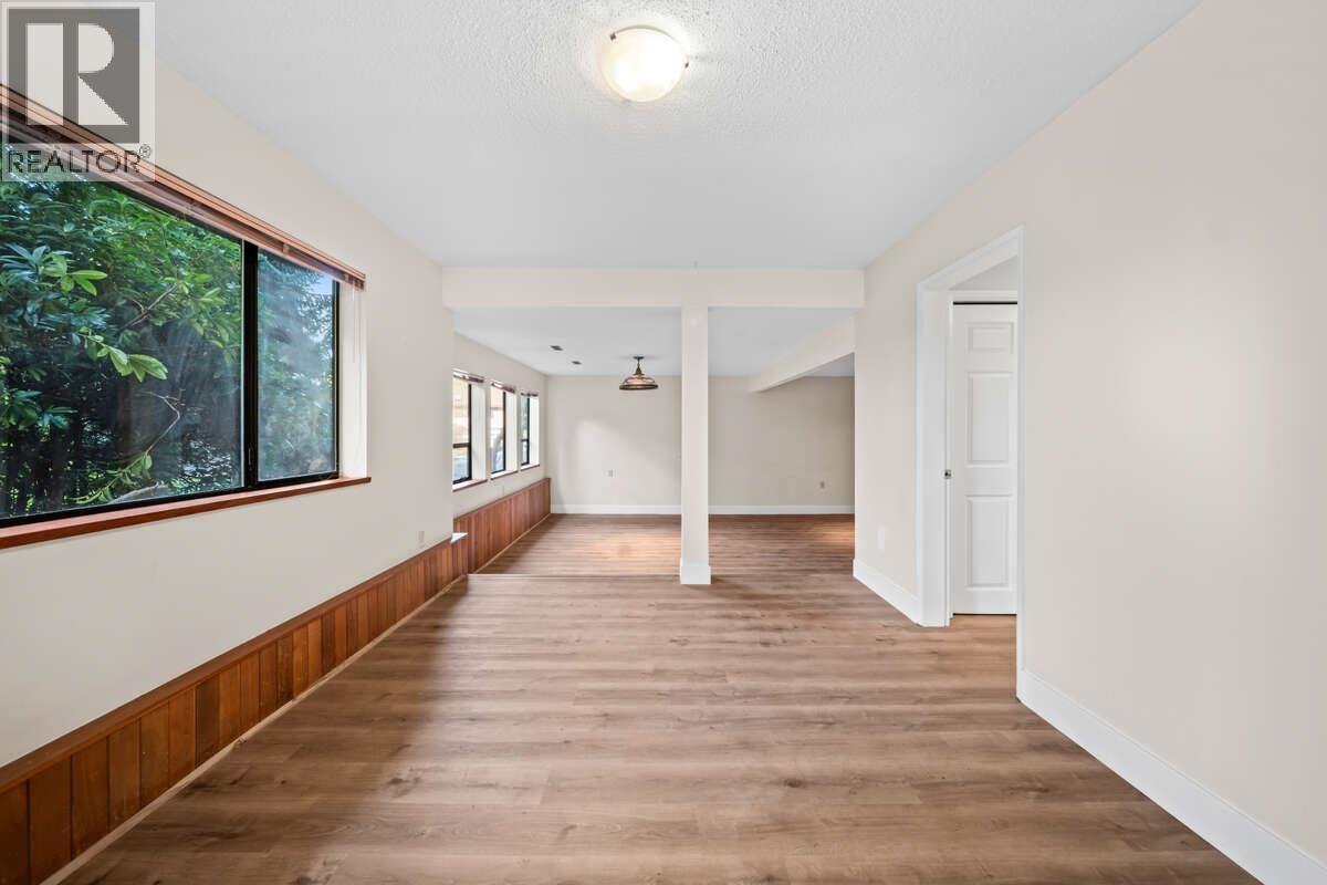 5600 GROUSEWOODS PLACE, North Vancouver