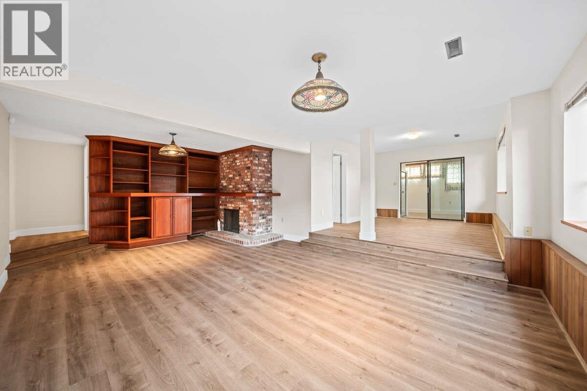 5600 GROUSEWOODS PLACE, North Vancouver