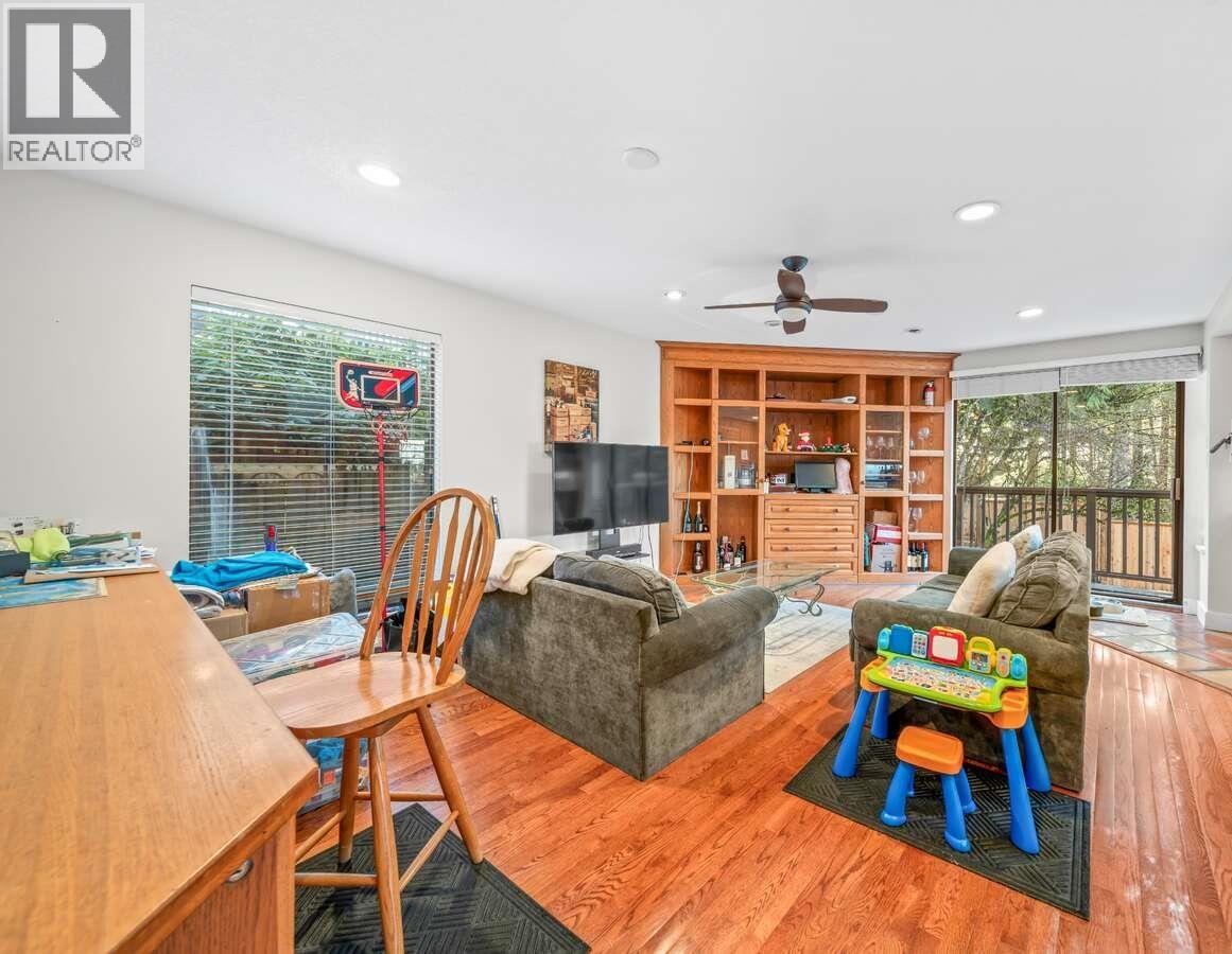 5600 GROUSEWOODS PLACE, North Vancouver