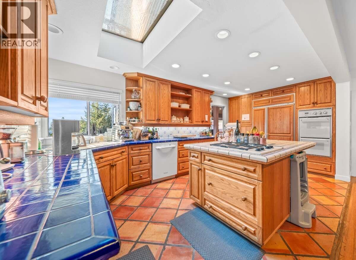 5600 GROUSEWOODS PLACE, North Vancouver