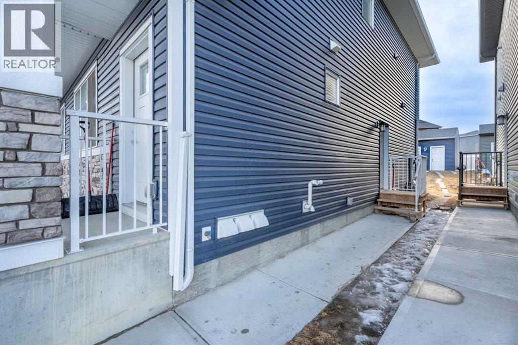 Single Family House for Sale in  Creekstone Drive SW Pine Creek Calgary 