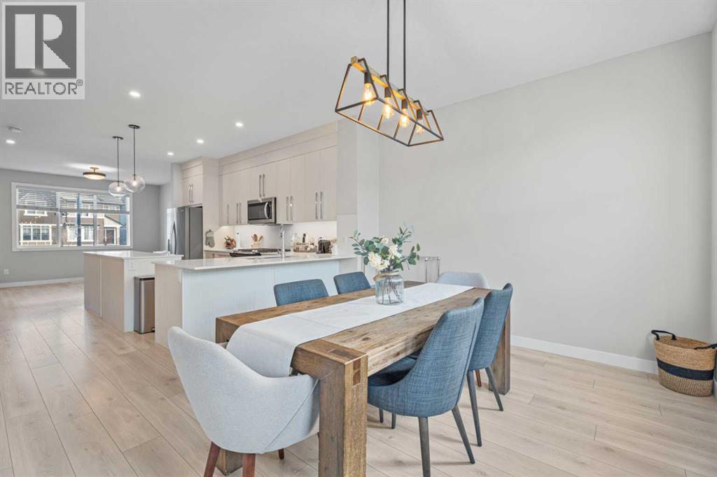 17 Creekstone Drive SW, Calgary, Alberta