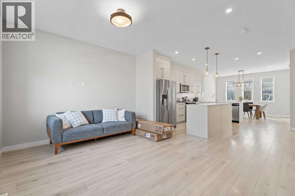 Single Family House for Sale in  Creekstone Drive SW Pine Creek Calgary 