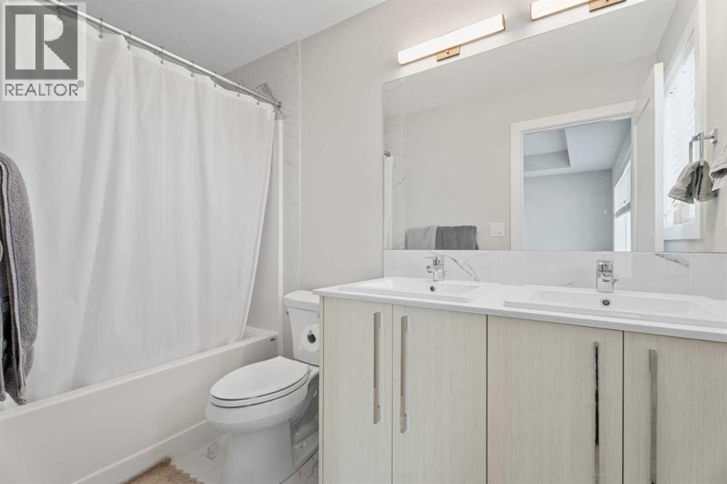 Single Family House for Sale in  Creekstone Drive SW Pine Creek Calgary 