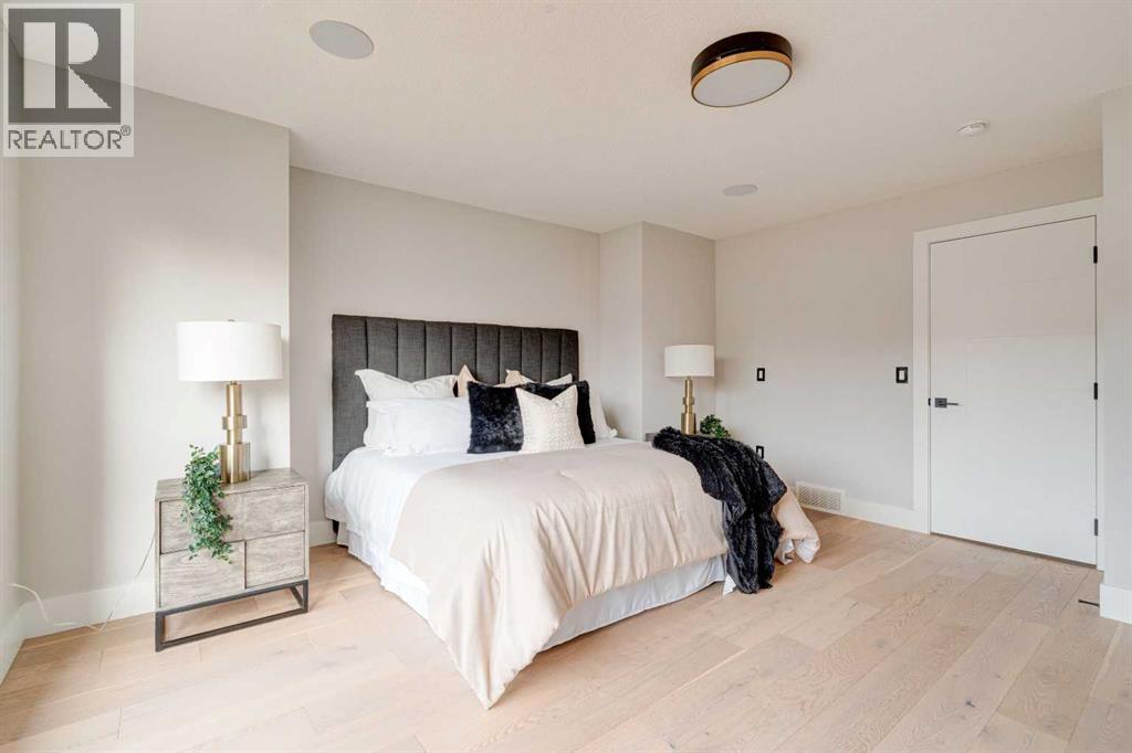 Single Family House for Sale in   Street NW Hillhurst Calgary 