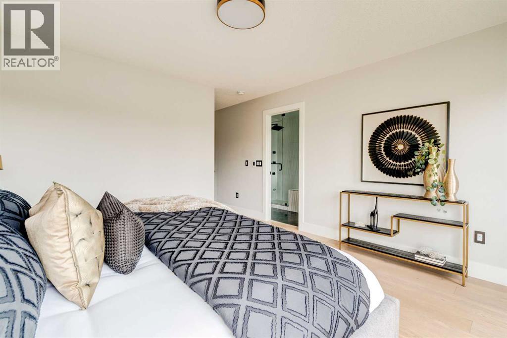 Single Family House for Sale in   Street NW Hillhurst Calgary 