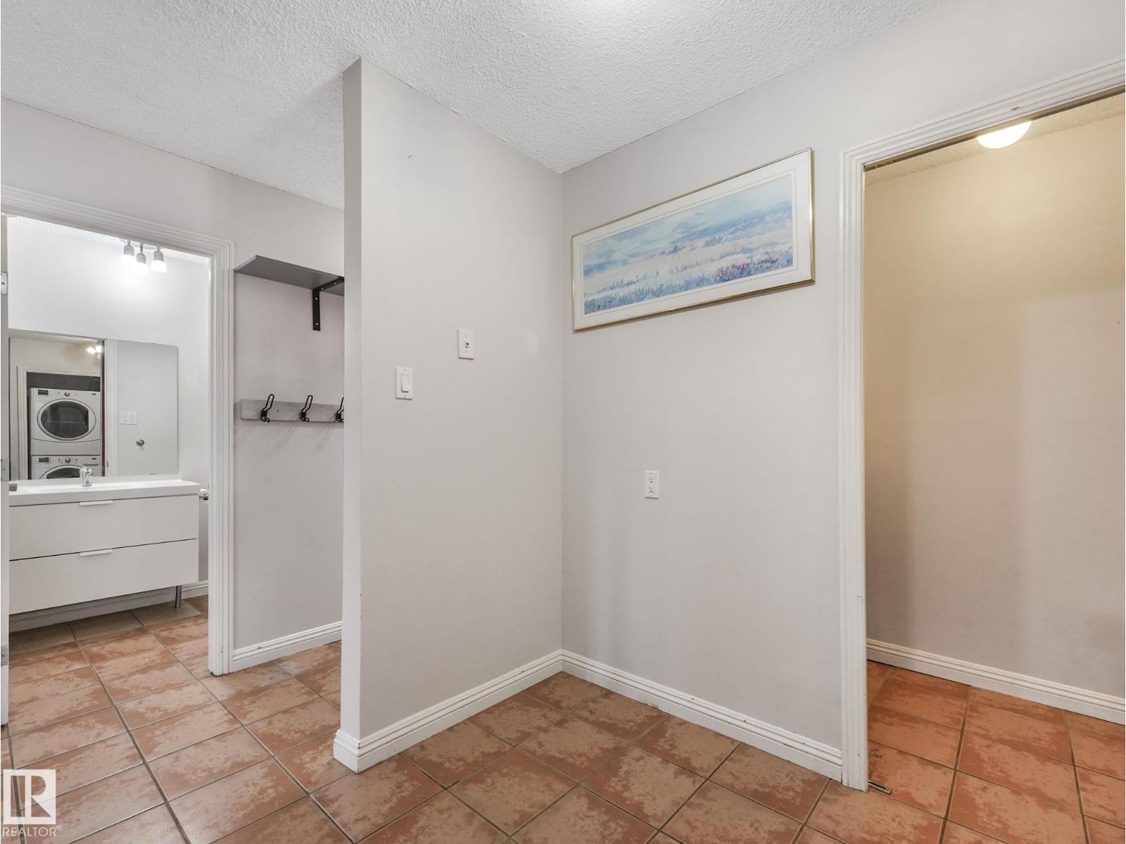 #319 2323 119 ST NW - 15
