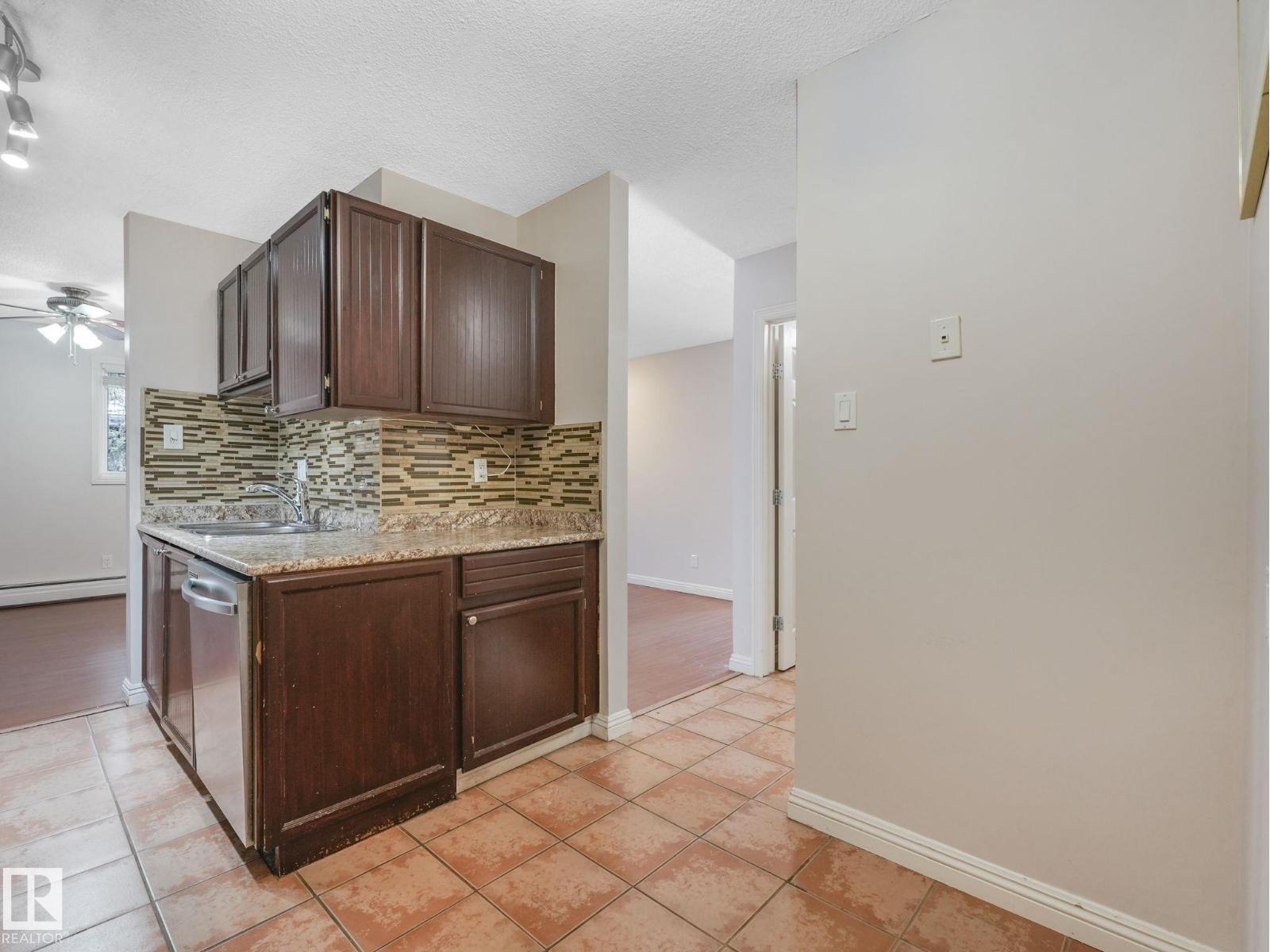 #319 2323 119 ST NW - 8