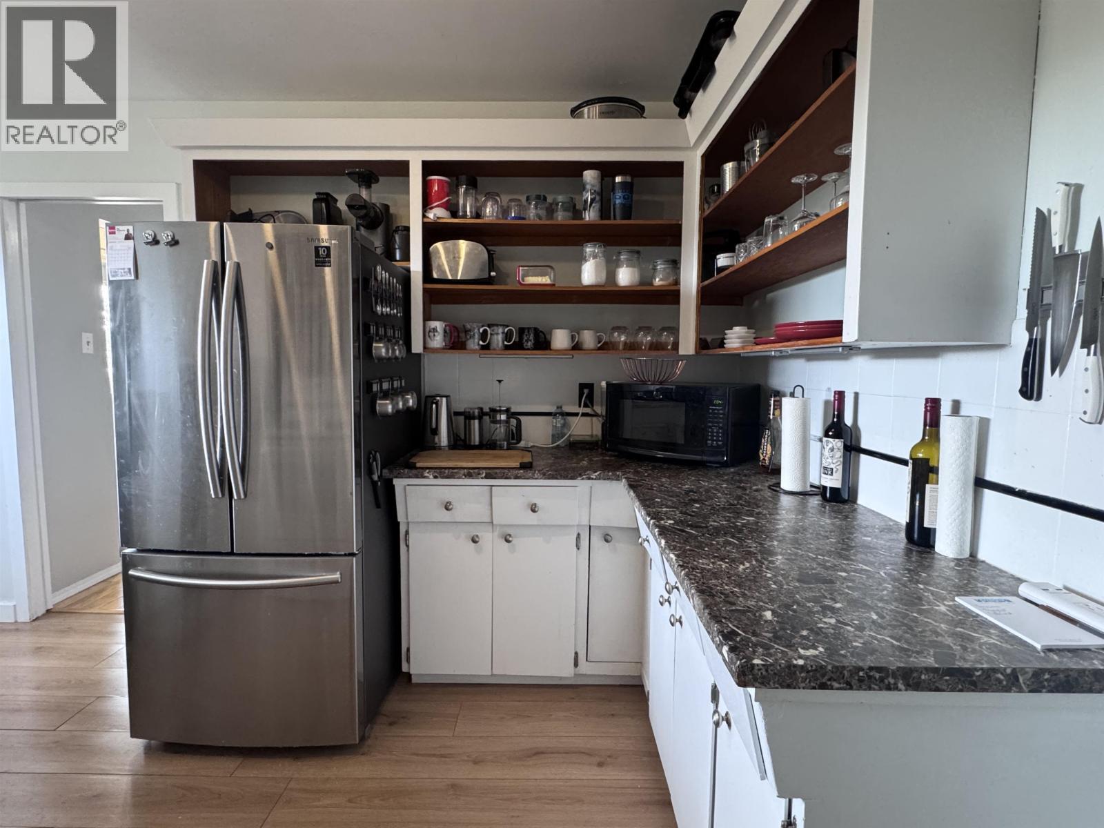 4919 SCOTT Avenue, Terrace