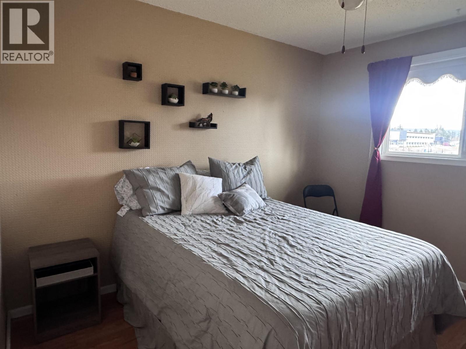 4919 SCOTT Avenue, Terrace